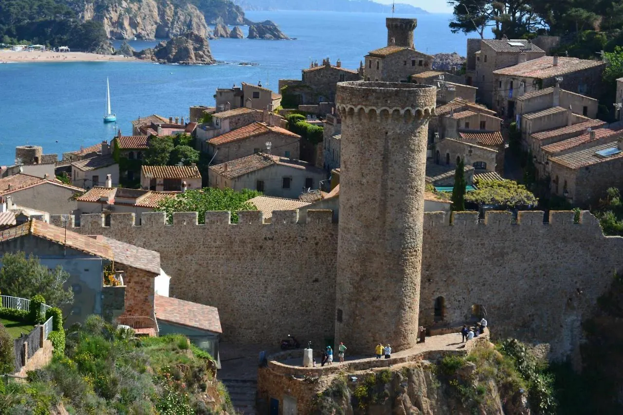 Сasa de vacaciones Casas Blanca 19 con piscina en playa Santa María de Llorell Tossa de Mar España